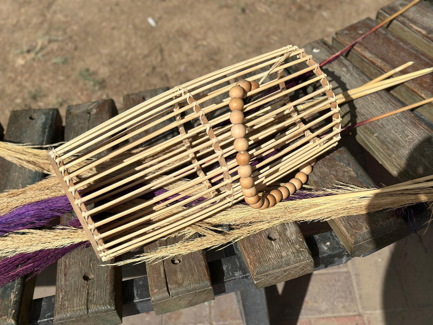 Bambu Çubuklu Ahşap Boncuklu Pampas Vazo